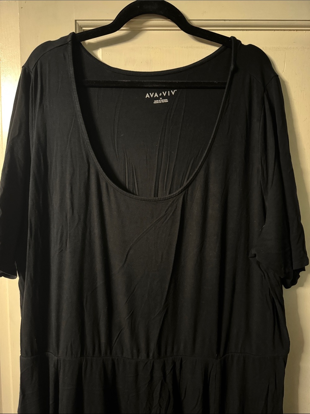 Ava & Viv Black Scoop Neck Midi Dress - Picture 3 of 3